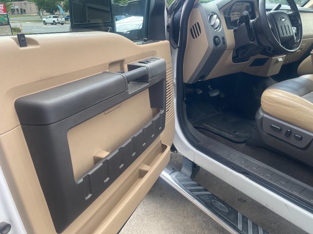 2011 Ford F-350 Super Duty Lariat - Photo 12