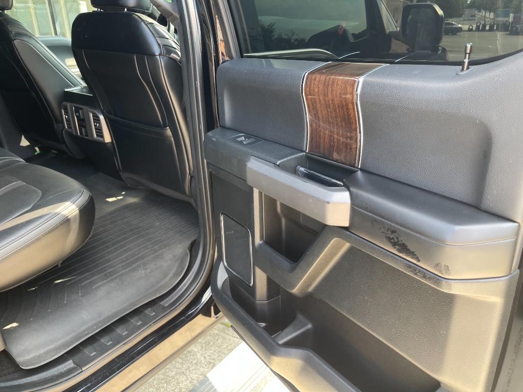 2016 Ford F-150 Platinum - Photo 19